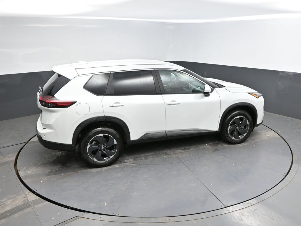 Used 2025 Nissan Rogue SV AWD/4WD image 30