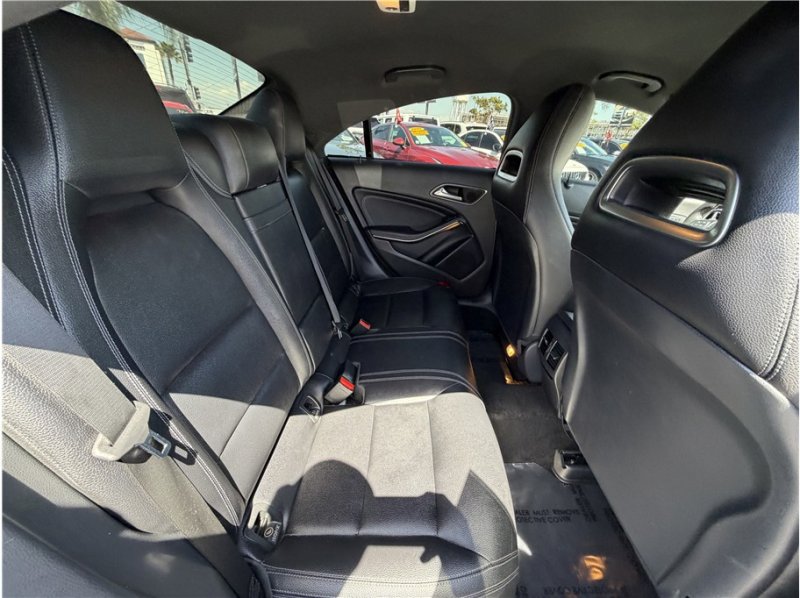 Used 2018 Mercedes-Benz CLA 250 image 26