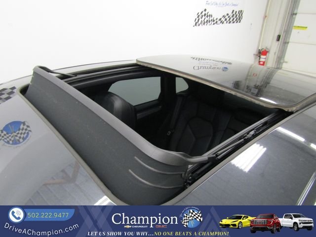 Used 2020 Porsche Macan AWD/4WD image 4