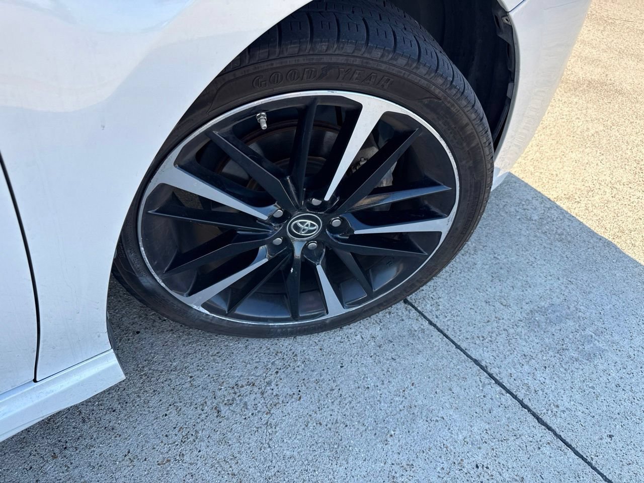 Used 2019 Toyota Camry XSE FWD image 16