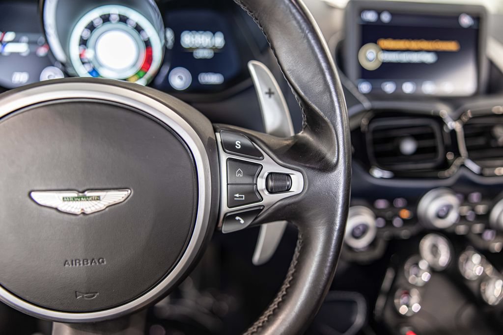 Used 2020 Aston Martin V8 Vantage Coupe RWD image 23