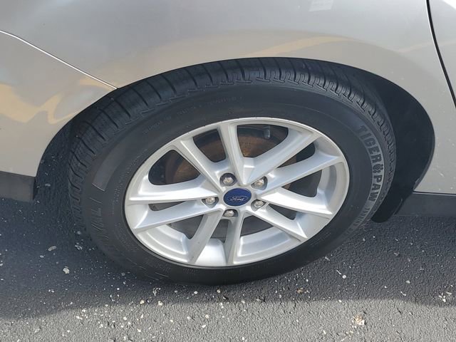 Used 2017 Ford Focus SE FWD image 5