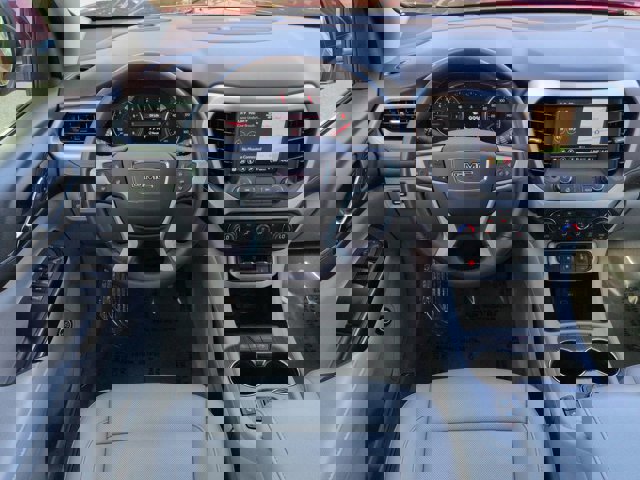 Used 2021 GMC Acadia SLT w/ Preferred Package image 16