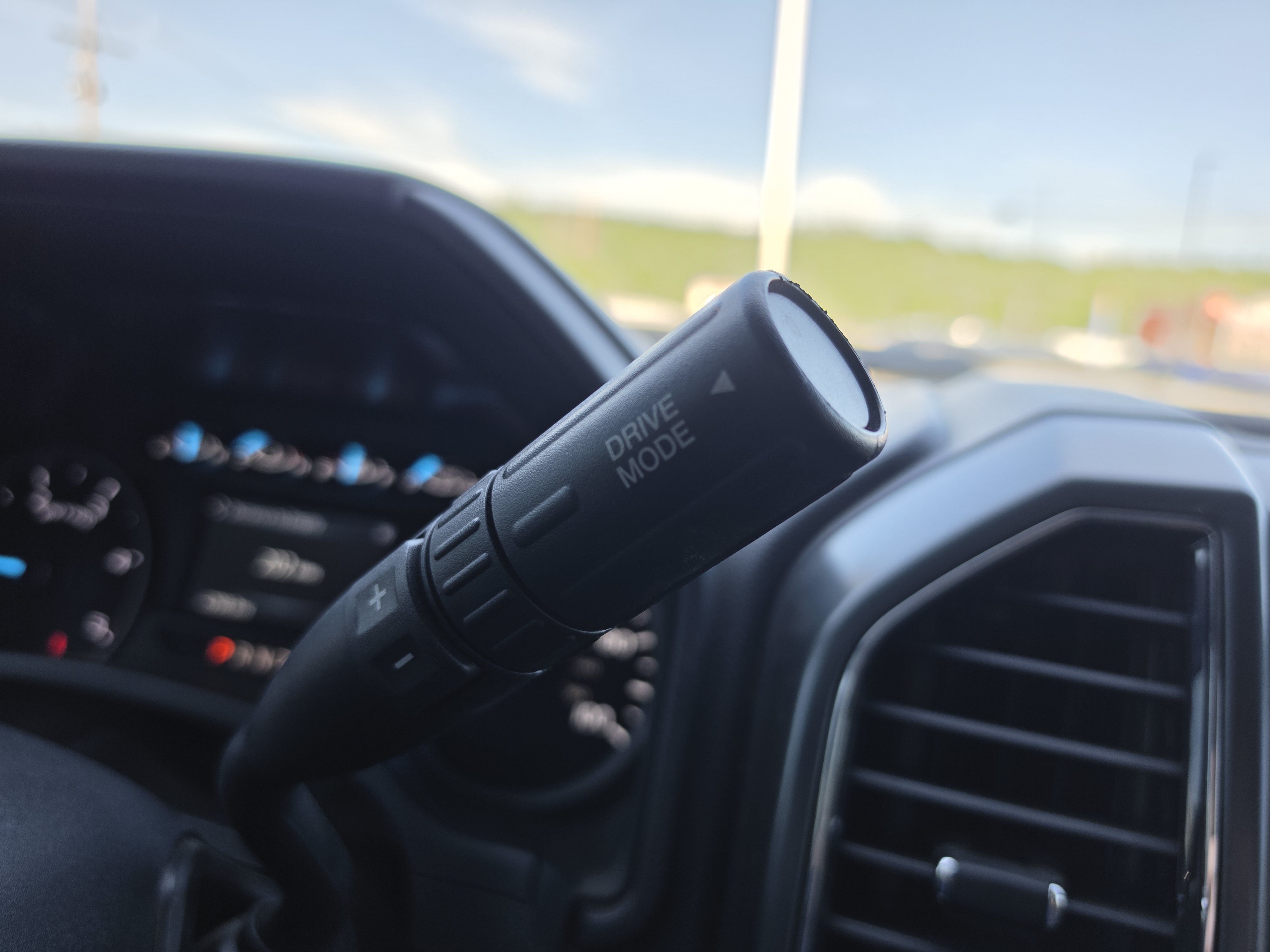 Used 2022 Ford F550 4x4 Regular Cab Super Duty image 19