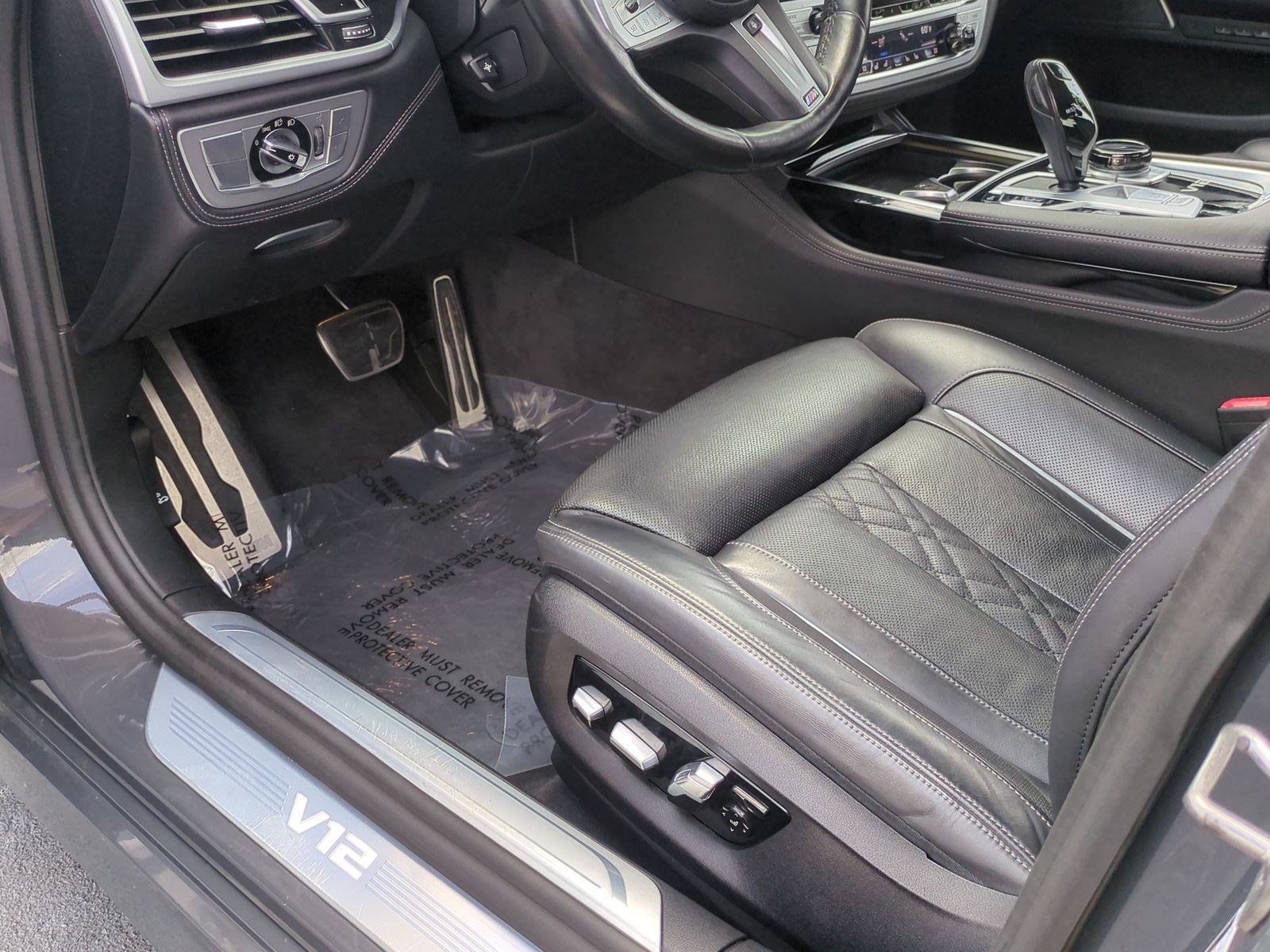 Used 2022 BMW M760i xDrive AWD/4WD image 17