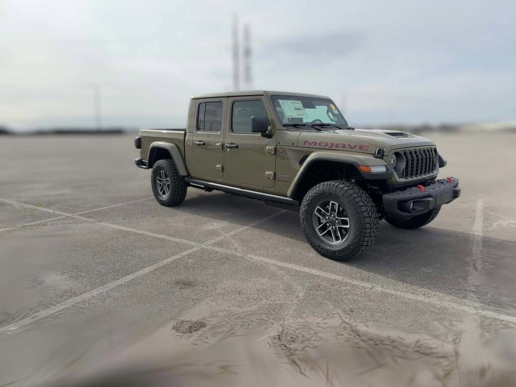 New 2026 Jeep Gladiator Mojave image 16