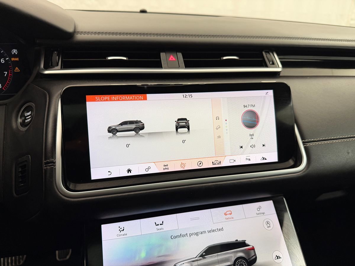 Used 2018 Land Rover Range Rover Velar R-Dynamic SE AWD/4WD image 19