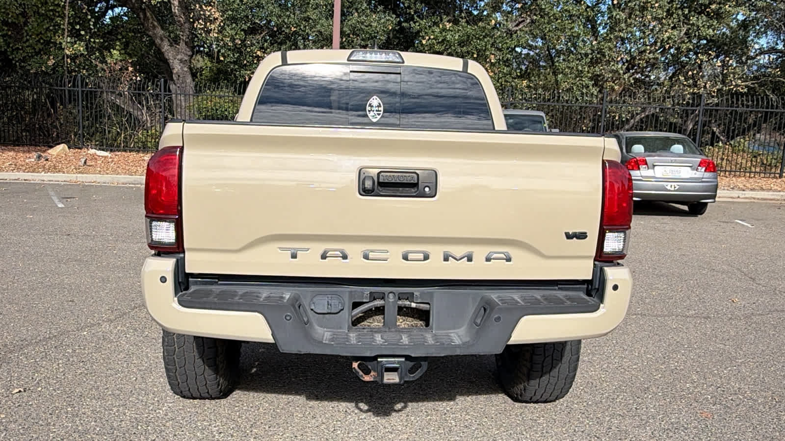 Used 2018 Toyota Tacoma TRD Off-Road AWD/4WD image 6