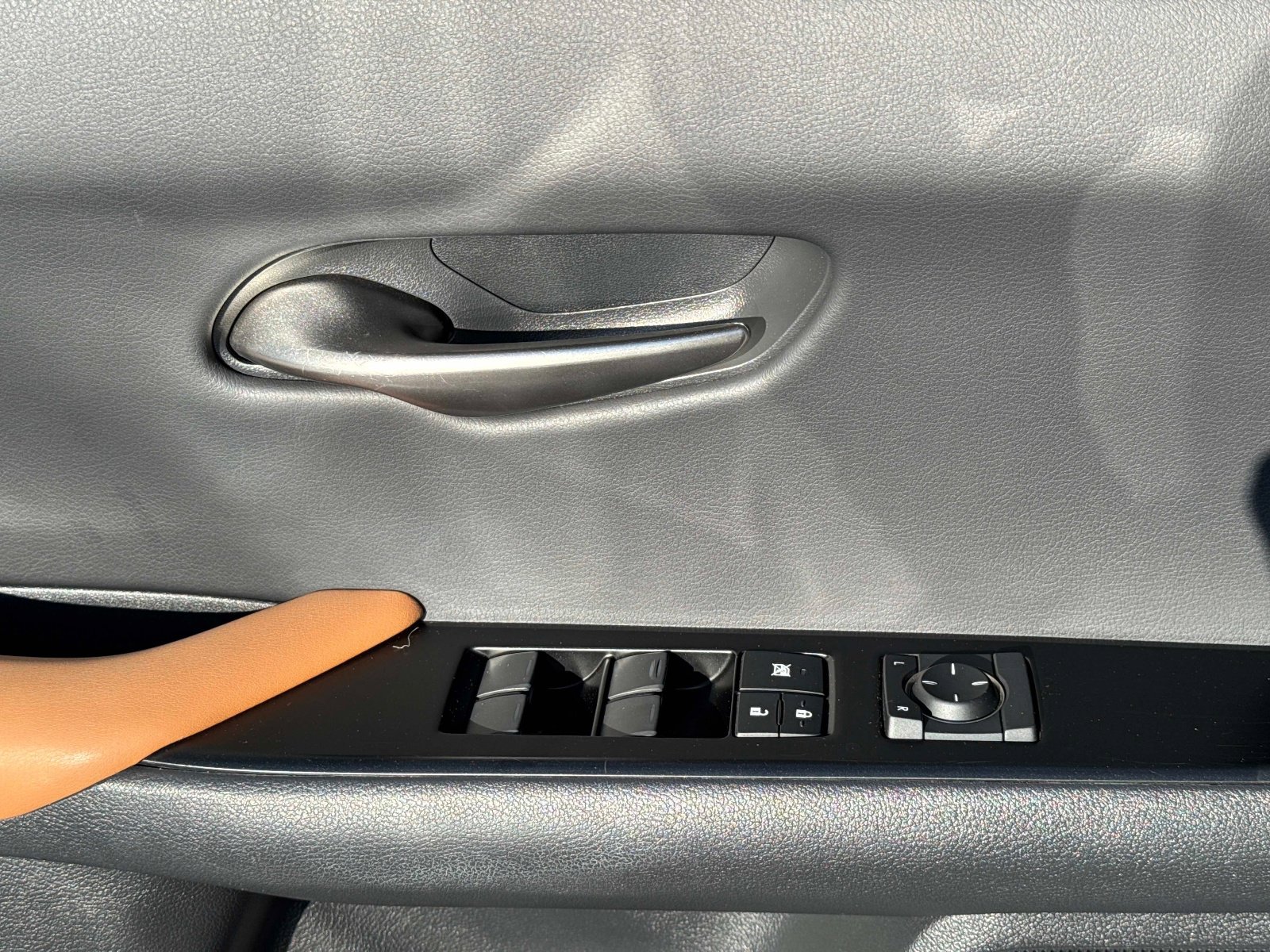 Used 2021 Lexus UX 250h w/ Premium Package image 20