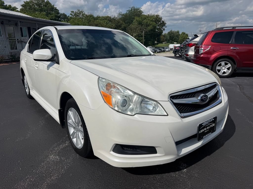 Used 2011 Subaru Legacy 2.5i Premium AWD/4WD image 3