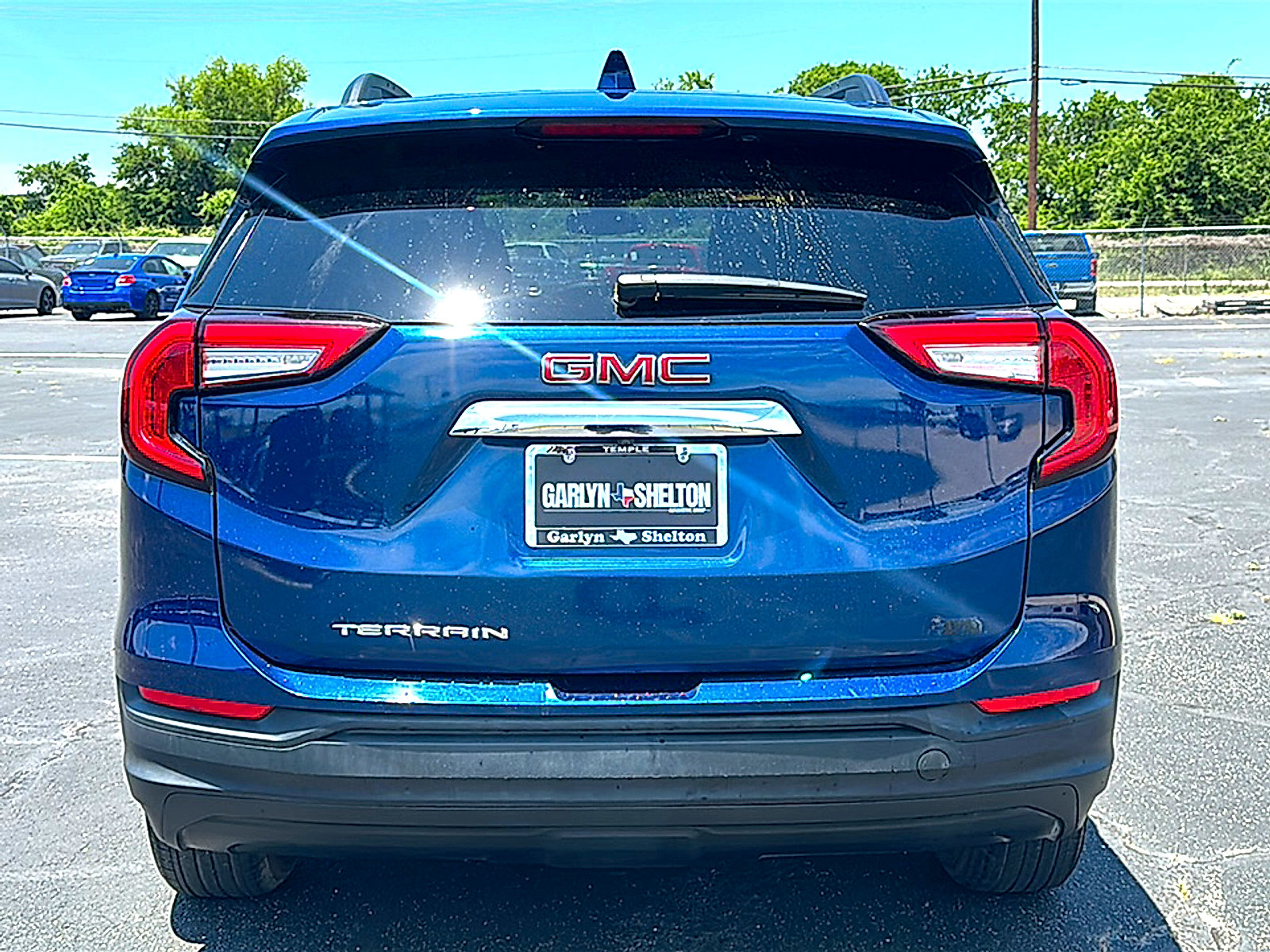 Used 2022 GMC Terrain SLE w/ Driver Convenience Package FWD image 7