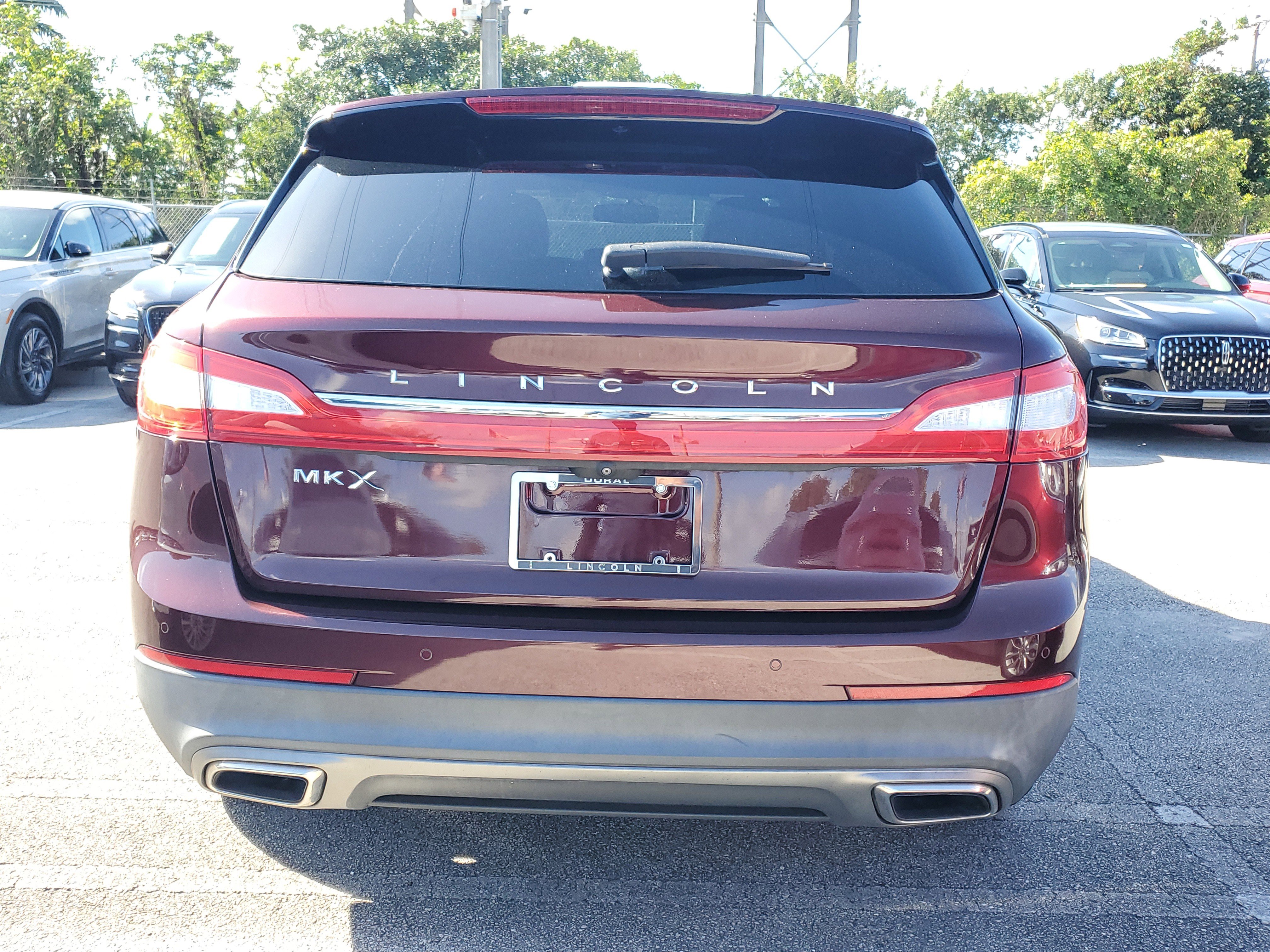 Used 2017 Lincoln MKX Premiere image 4