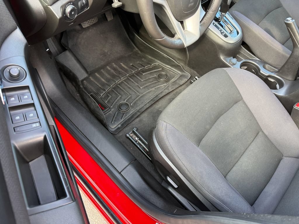 Used 2014 Chevrolet Cruze LT w/ RS Package FWD image 12