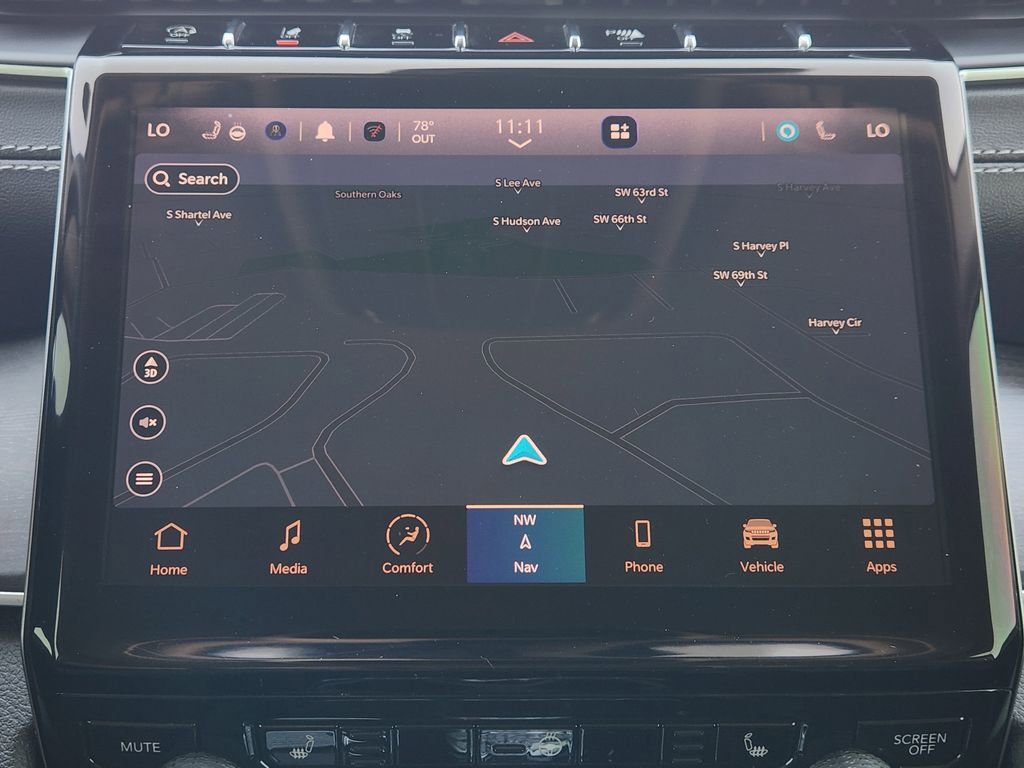 Used 2023 Jeep Grand Cherokee Limited w/ Black Appearance Package image 18