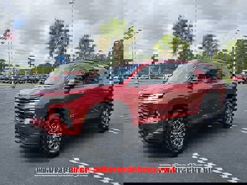 New 2026 Chevrolet Traverse LT w/ Driver Confidence Package image 3