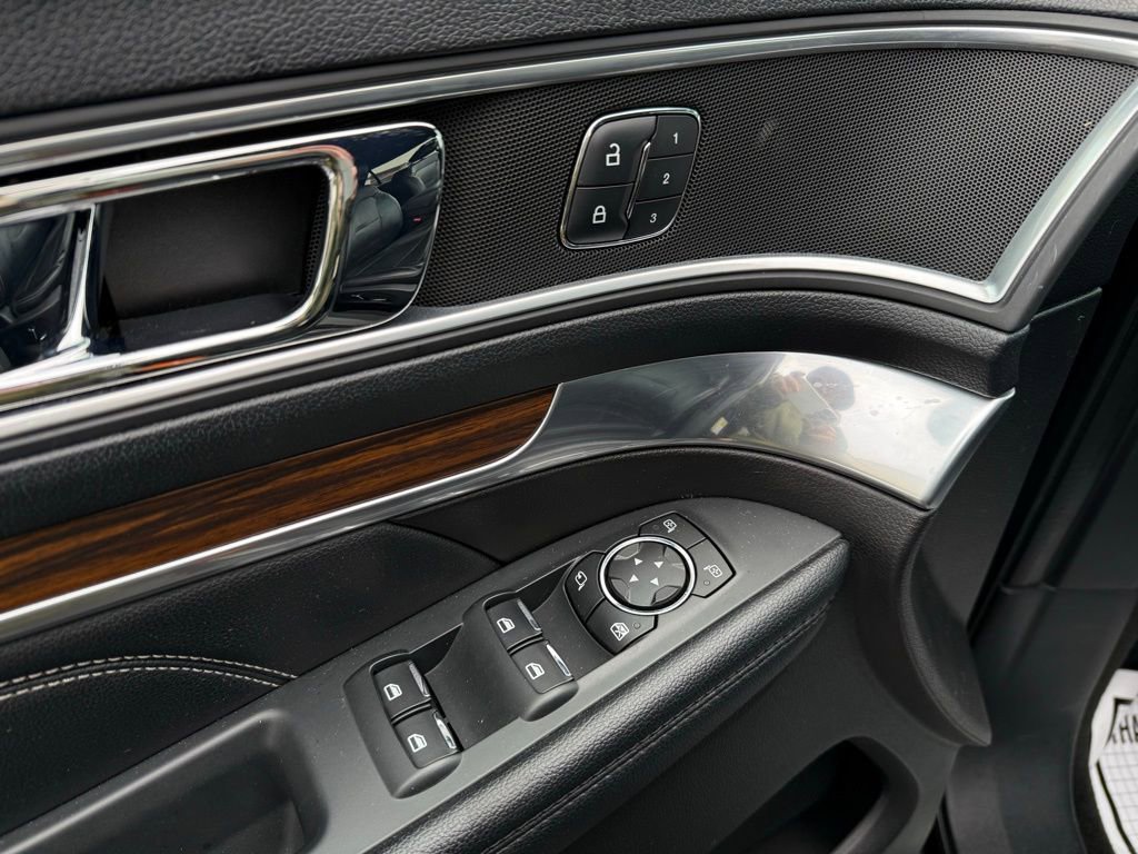 Used 2016 Ford Explorer Limited image 13