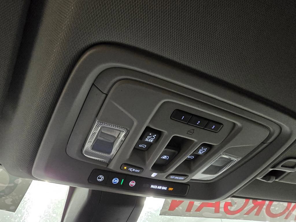 Used 2021 GMC Sierra 1500 Denali w/ Driver Alert Package II image 32