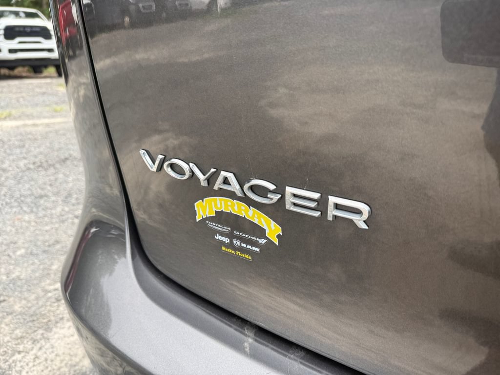 Used 2023 Chrysler Voyager LX FWD image 16