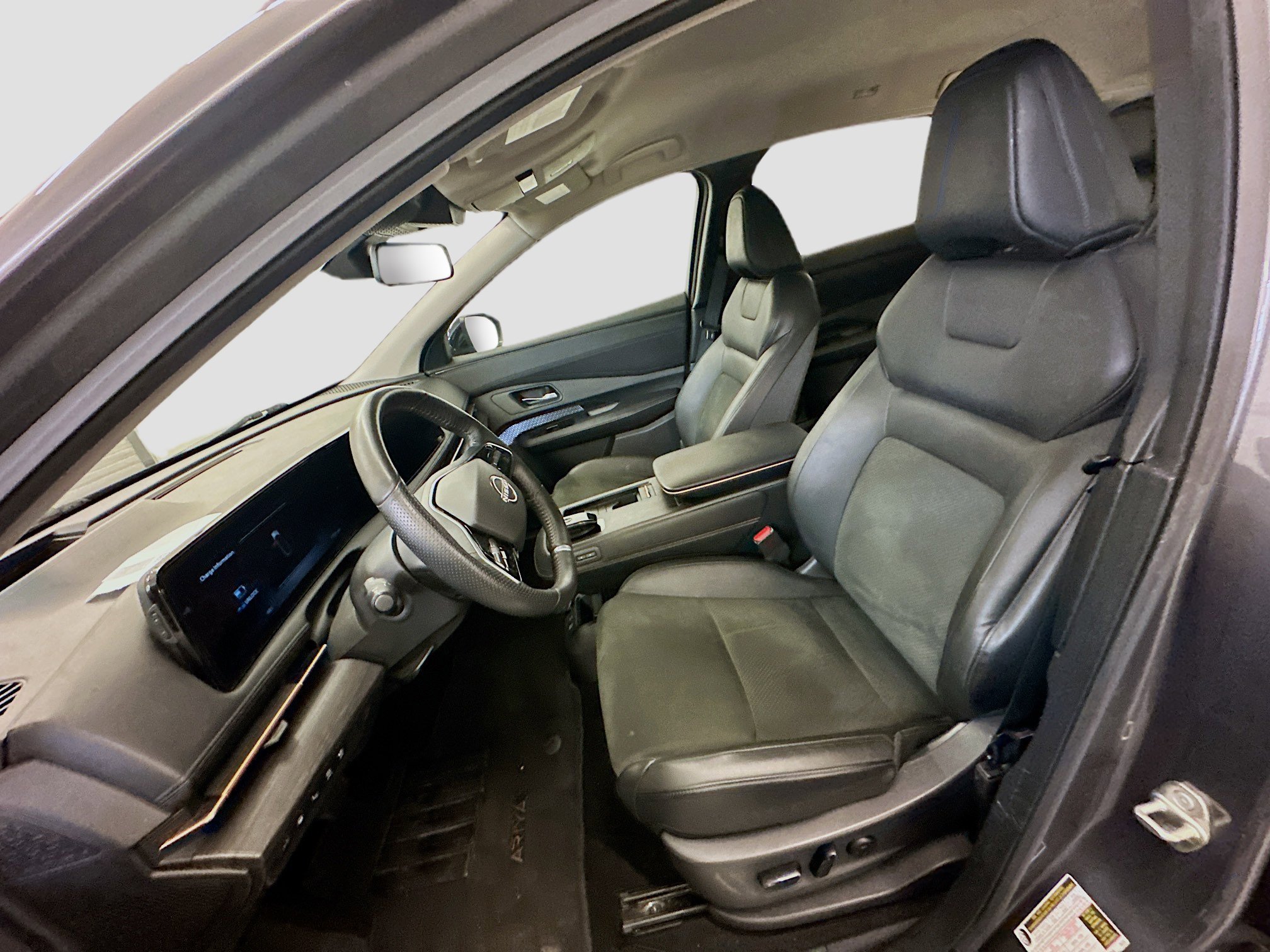 Used 2023 Nissan Ariya AWD image 13