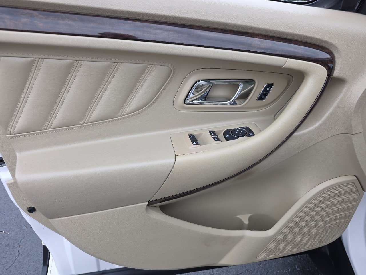 Certified 2019 Ford Taurus Limited FWD image 15