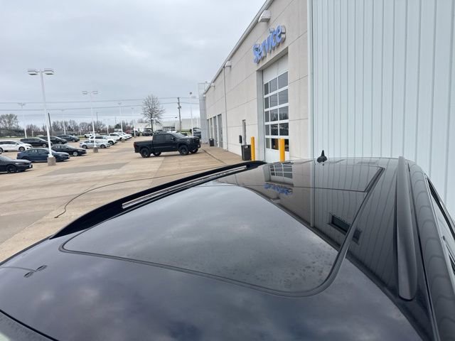 Used 2019 Volkswagen Tiguan SE w/ Panoramic Sunroof Package image 5