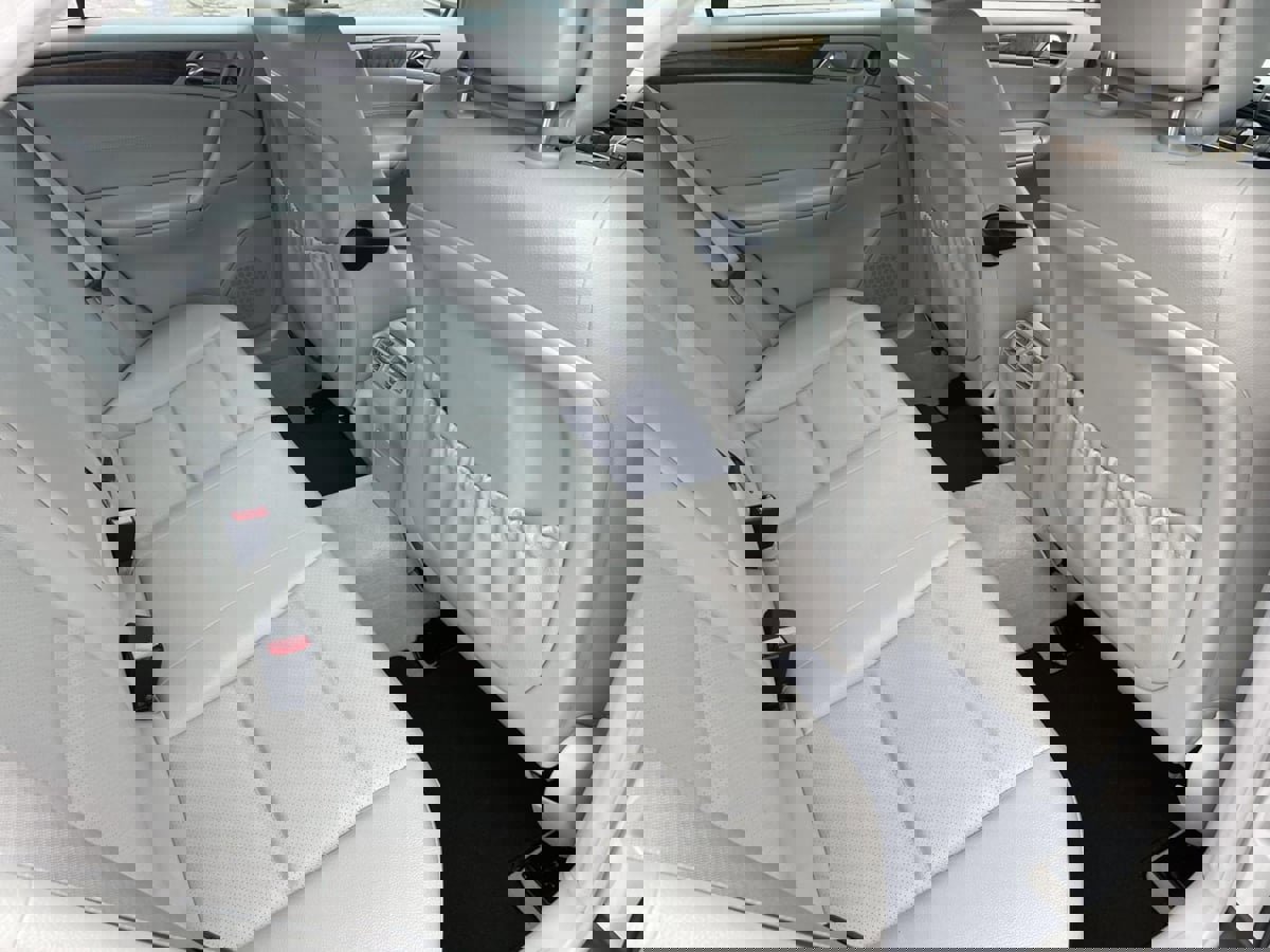 Used 2007 Mercedes-Benz C 230 Sedan image 16