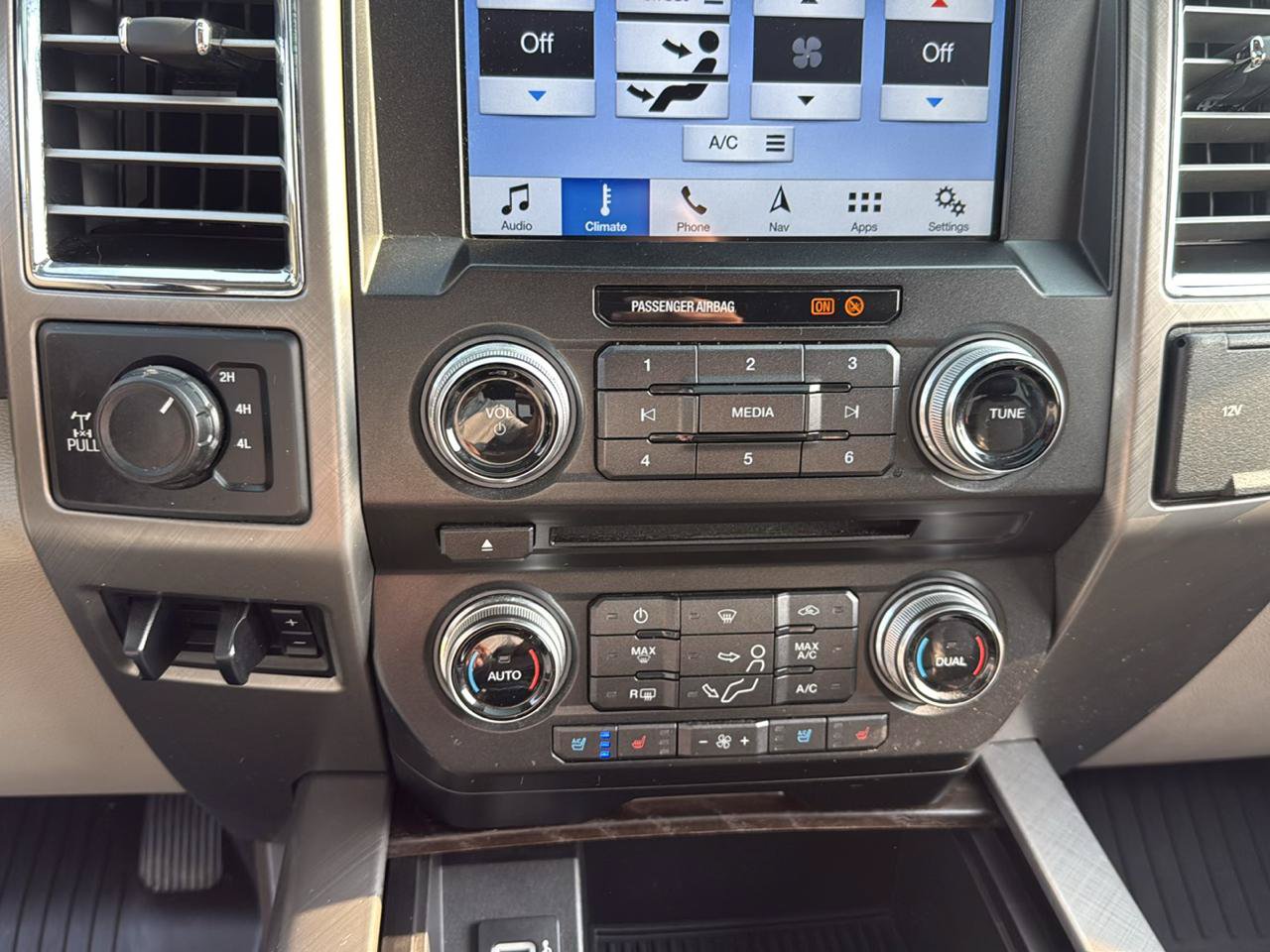 Used 2018 Ford F350 Limited w/ FX4 4x4 Off Road Package image 20