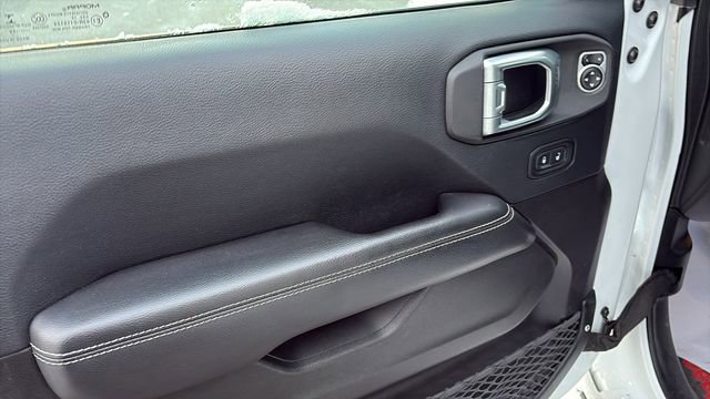 Used 2019 Jeep Wrangler Unlimited Sahara image 19