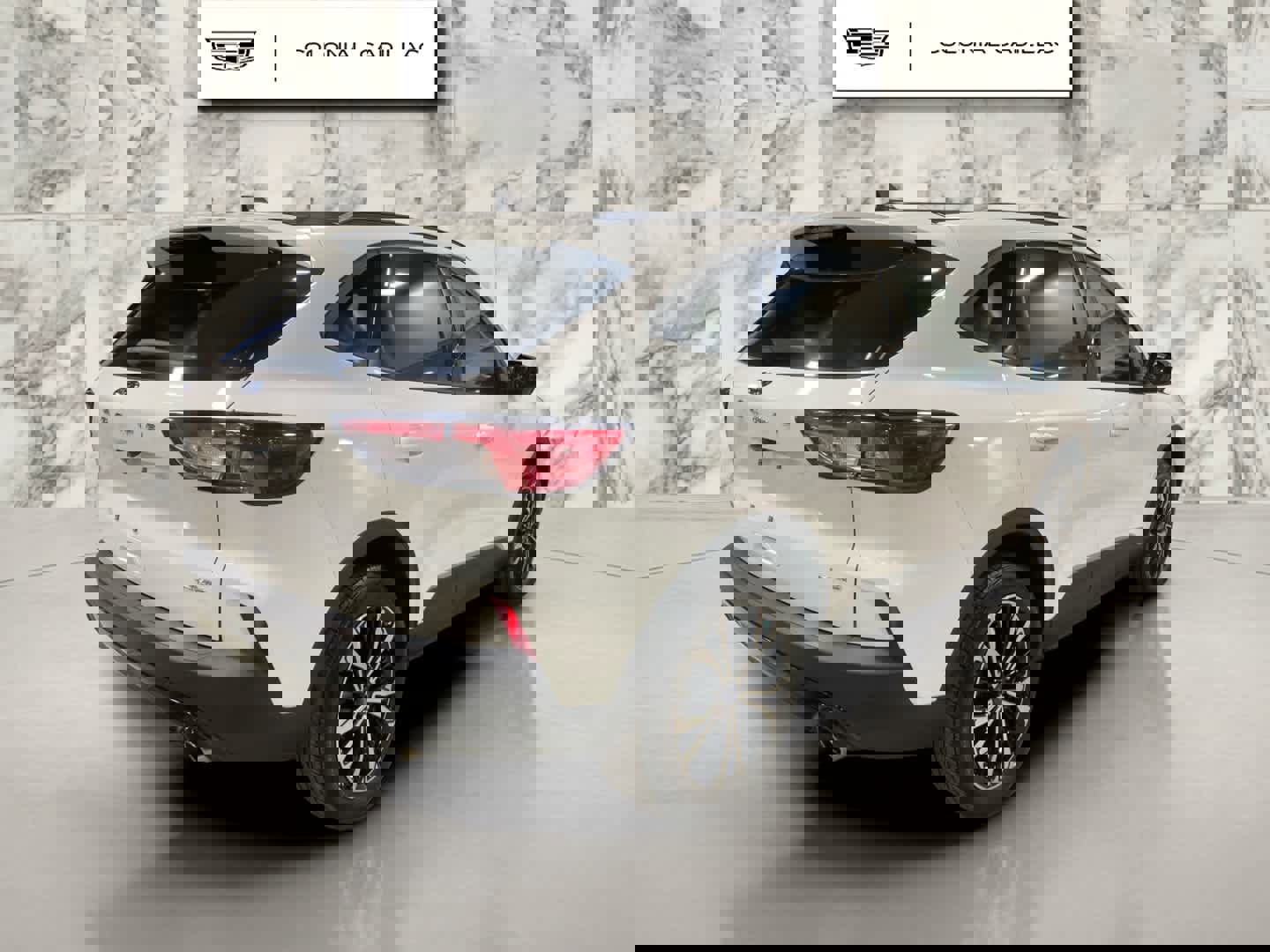 Used 2021 Ford Escape SE w/ SE Sport Appearance Package image 5