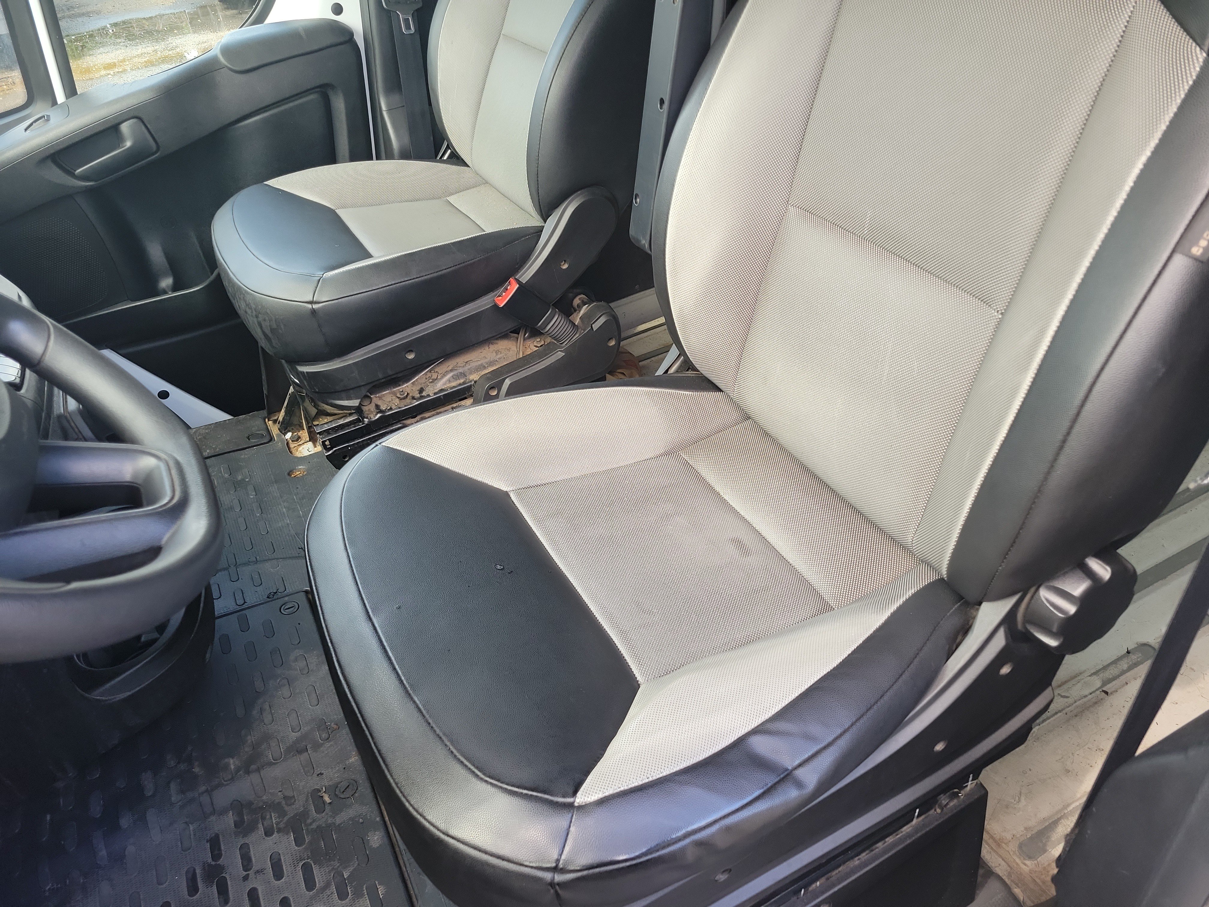Used 2024 RAM ProMaster 2500 w/ Convenience Group FWD image 17