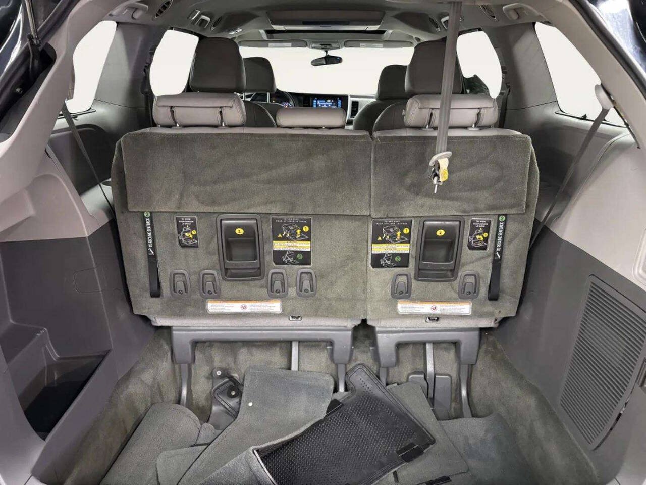 Used 2017 Toyota Sienna XLE Premium AWD/4WD image 6