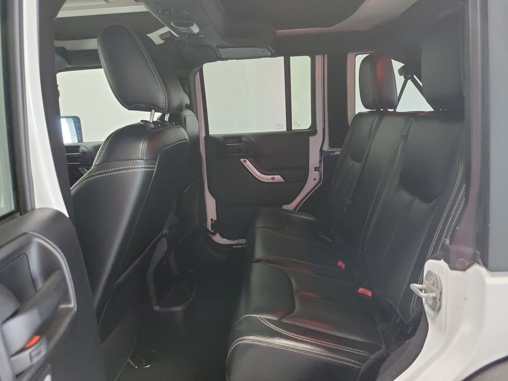 Used 2016 Jeep Wrangler Unlimited Rubicon AWD/4WD image 22