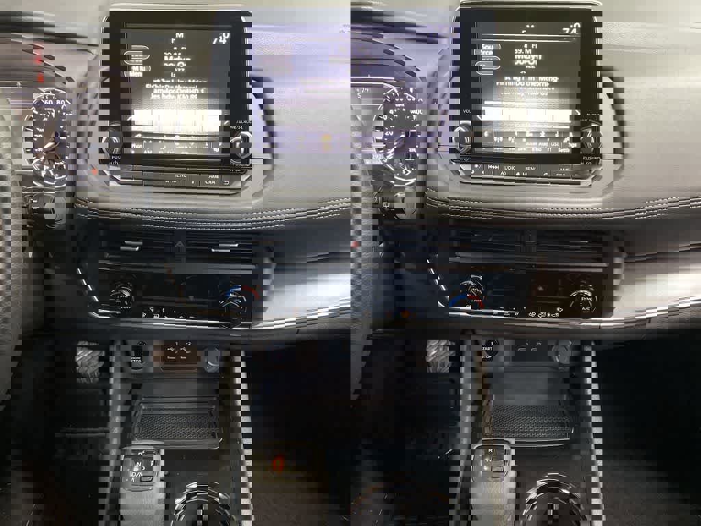 Used 2024 Nissan Rogue SV image 24