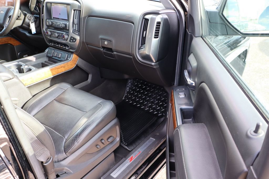 Used 2017 Chevrolet Silverado 1500 LTZ Z71 w/ LTZ Plus Package image 48