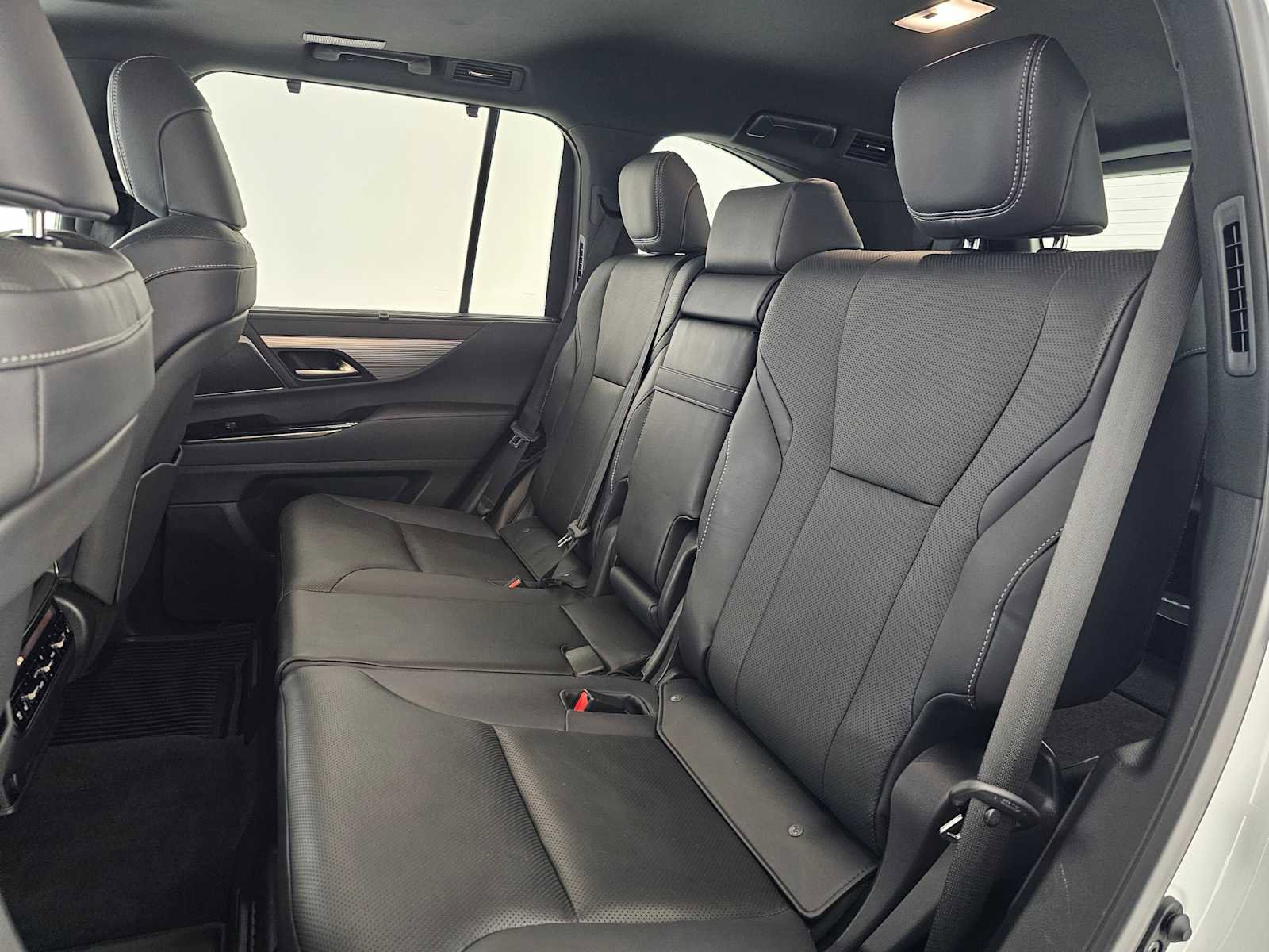 Used 2023 Lexus LX 600 F Sport w/ Accessory Package (Z1) image 19