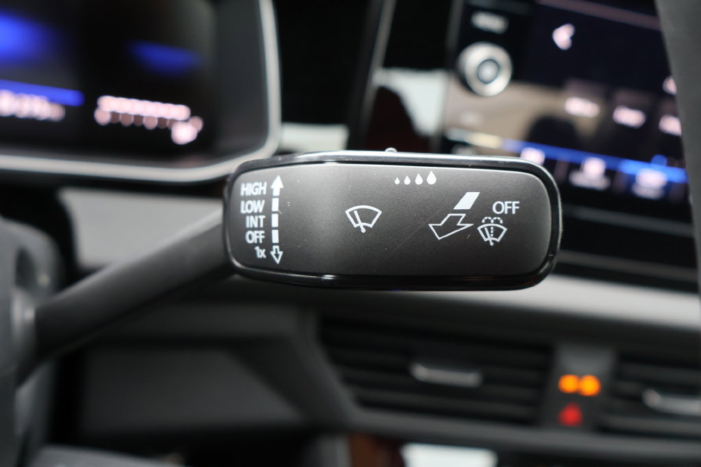 Used 2026 Volkswagen Jetta Sport FWD image 29