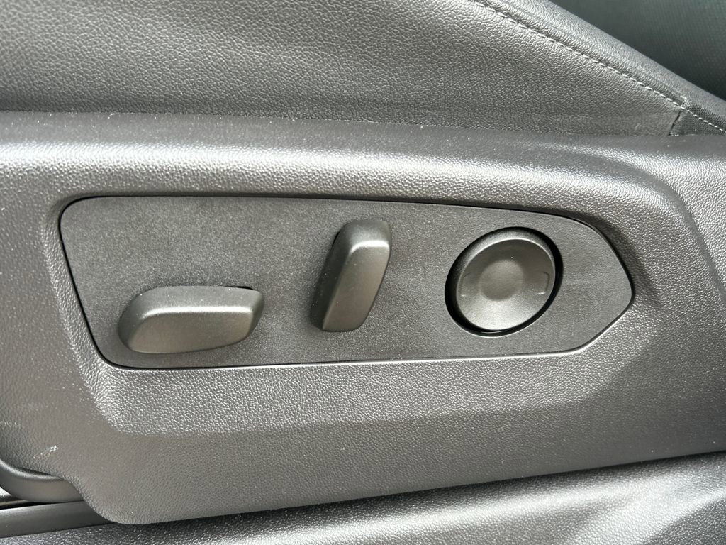 Used 2025 Chevrolet Silverado 3500 LTZ w/ LTZ Plus Package image 19