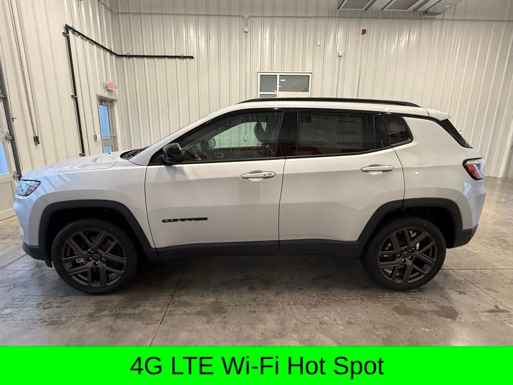 New 2026 Jeep Compass Latitude image 10