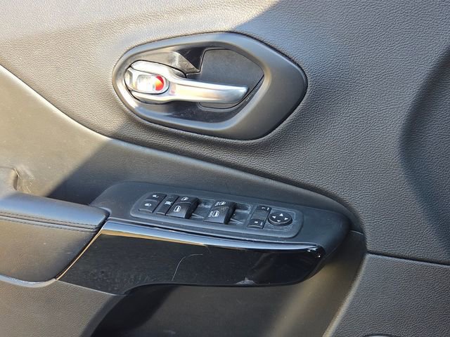 Used 2021 Jeep Cherokee Latitude Plus image 28