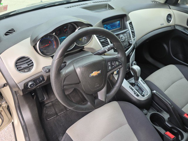 Used 2014 Chevrolet Cruze LS image 19