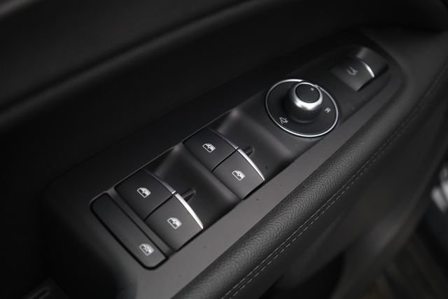 New 2025 Alfa Romeo Stelvio Sprint AWD/4WD image 13