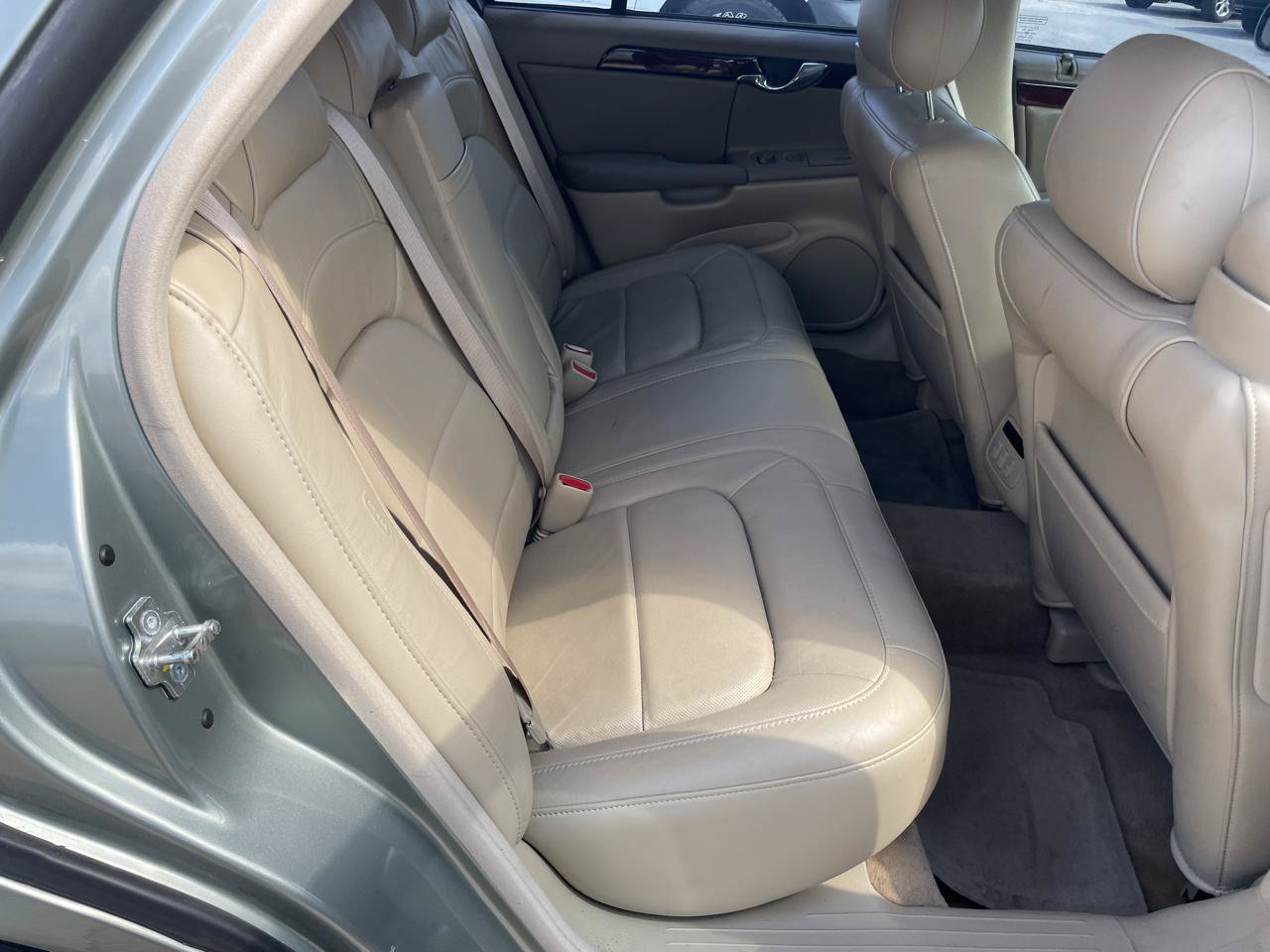 Used 2005 Cadillac De Ville DTS w/ Equipment Group FWD image 36