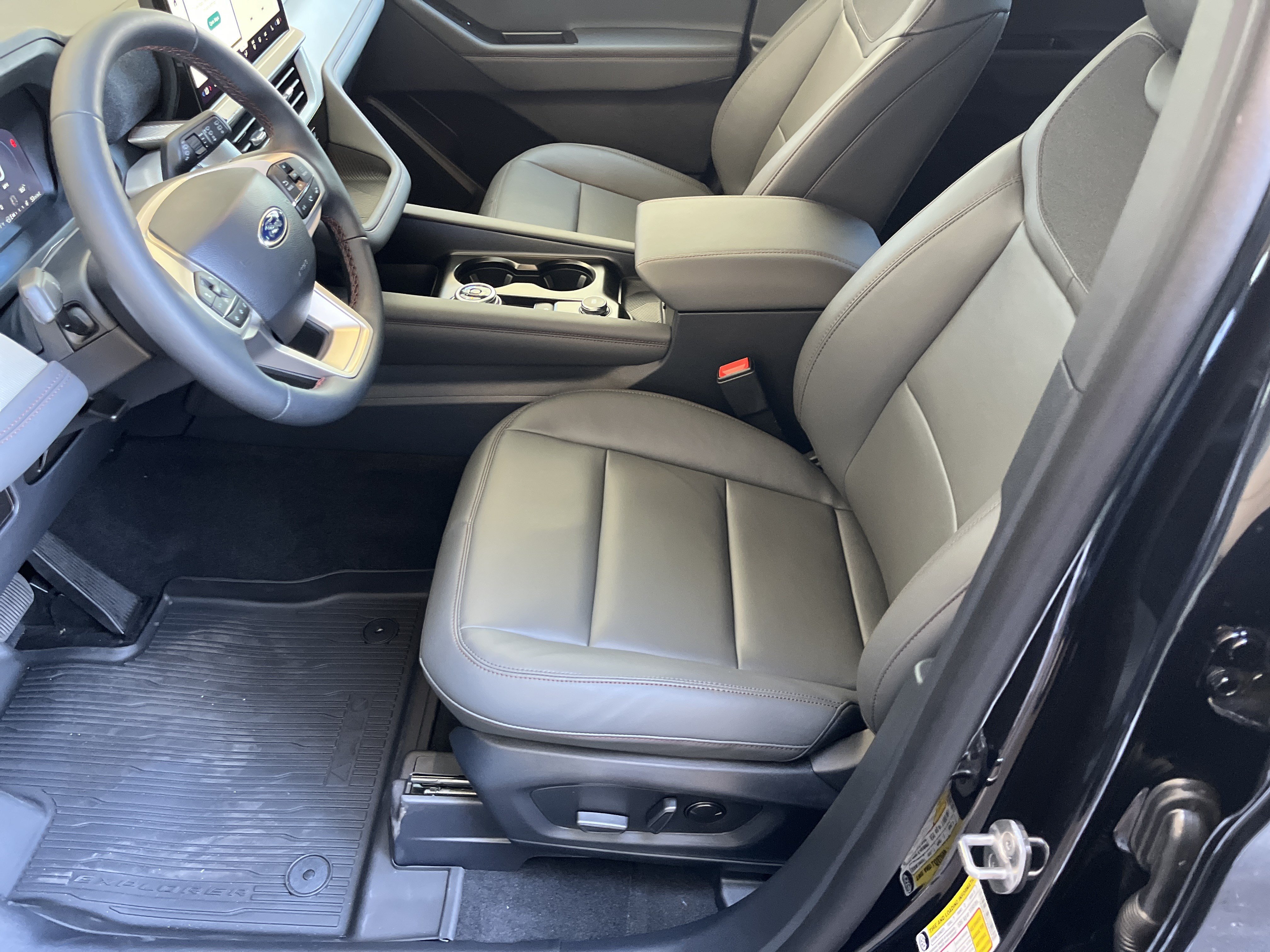 New 2027 Ford Explorer Active w/ Active Comfort Package RWD image 6