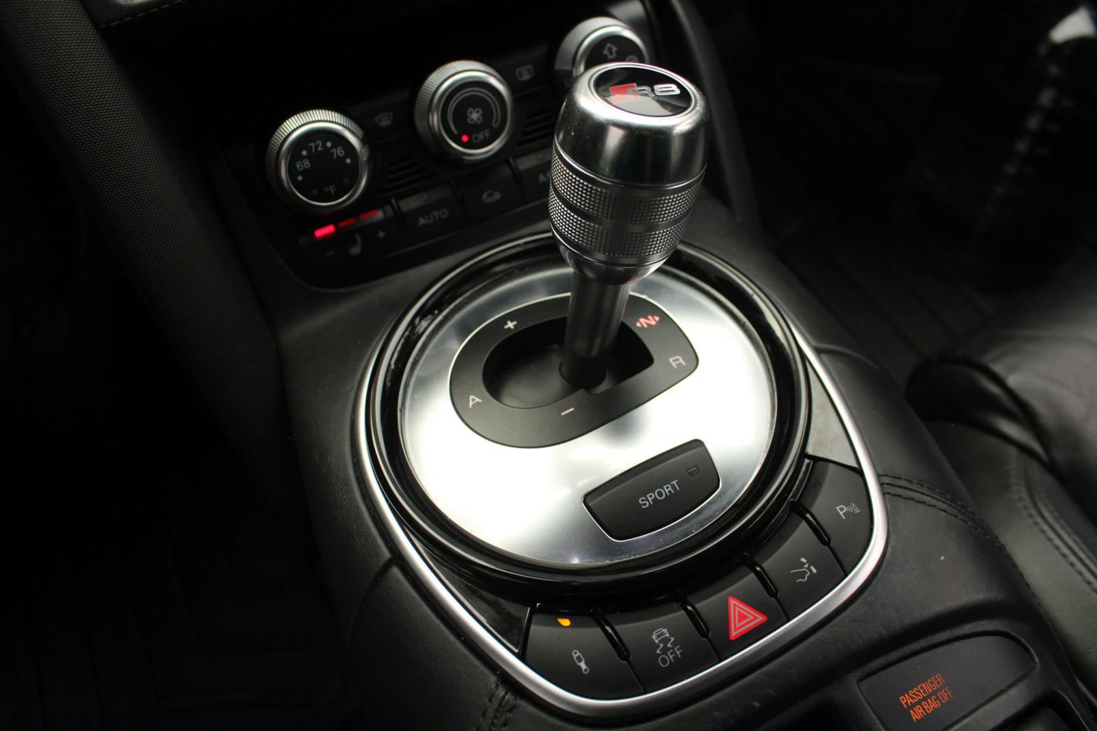 Used 2014 Audi R8 V8 w/ Enhanced Leather Package AWD/4WD image 38