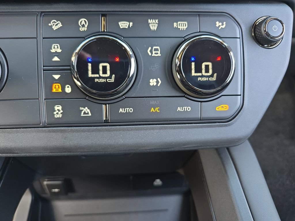 New 2026 Land Rover Defender 110 OCTA image 24