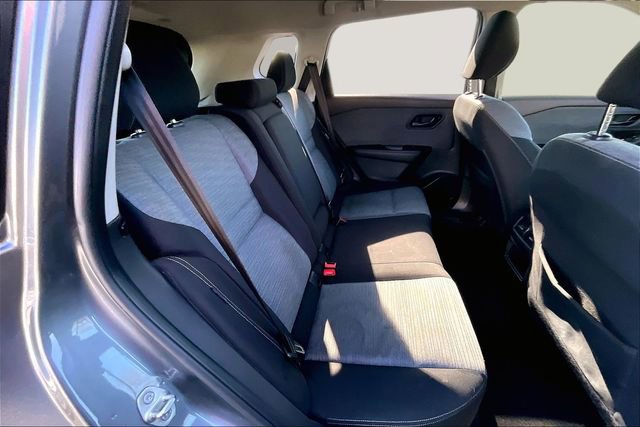 Used 2021 Nissan Rogue S image 17