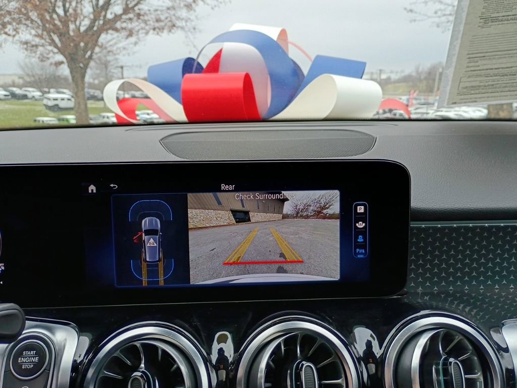 Used 2024 Mercedes-Benz GLB 250 4MATIC w/ Driver Assistance Package image 39