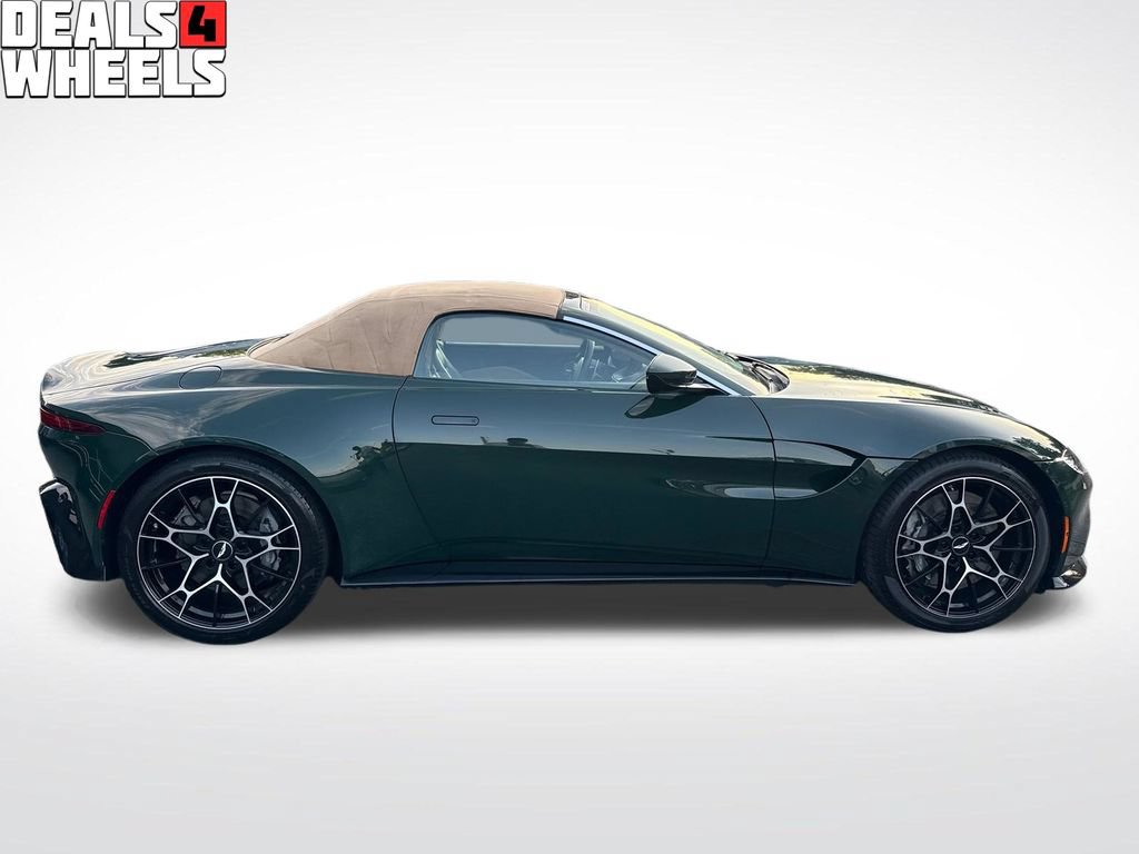 Used 2021 Aston Martin V8 Vantage Roadster RWD image 41