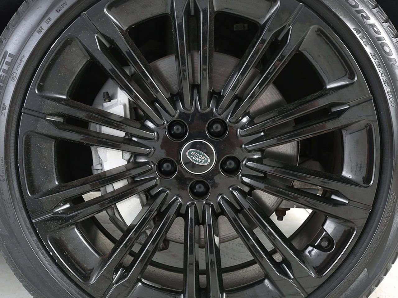 Used 2024 Land Rover Range Rover Long Wheelbase SE AWD/4WD image 11