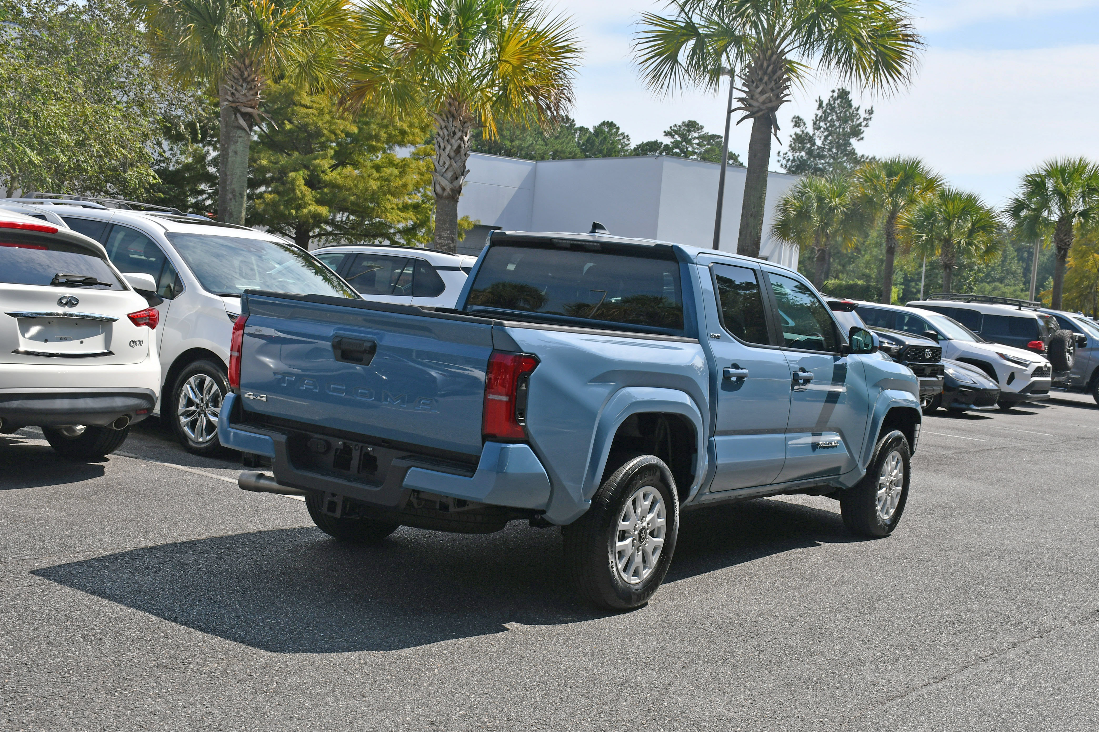 Certified 2026 Toyota Tacoma SR5 AWD/4WD image 4